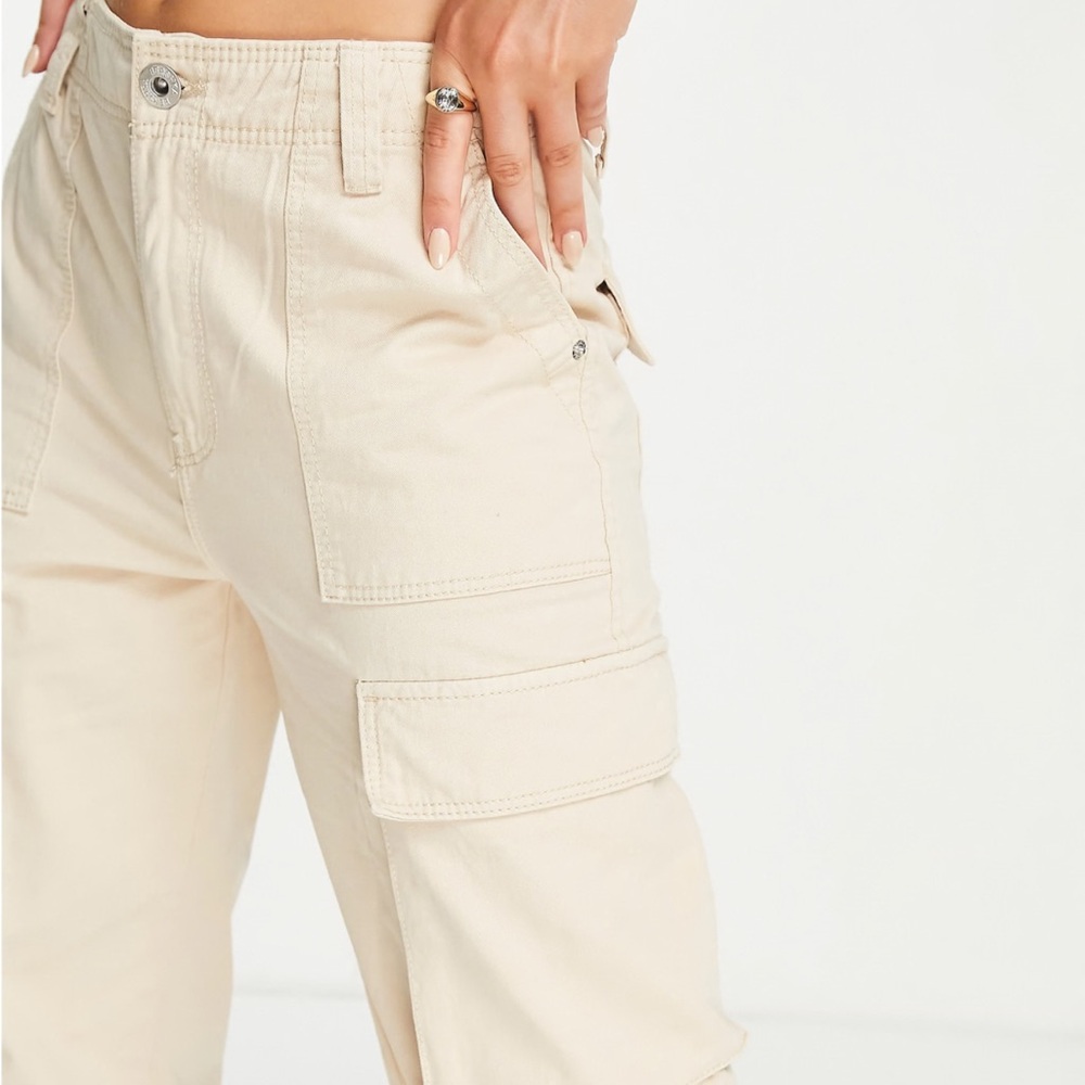 Bershka Medium Rise Cargo Straight - Picture 4 of 8